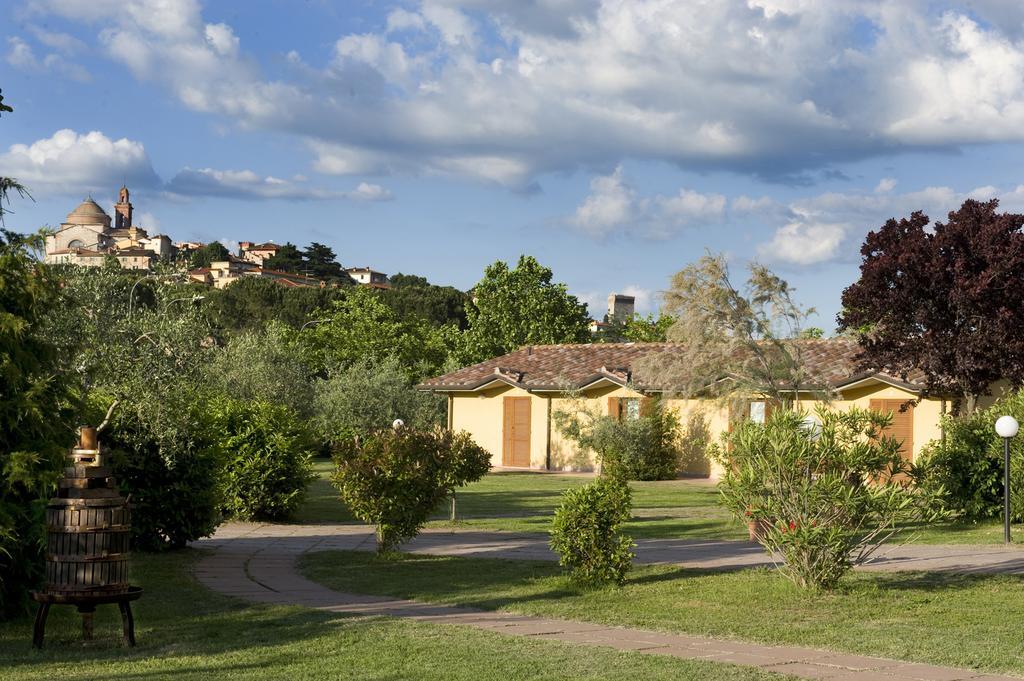 Le Macerine Hotell Castiglione del Lago Exteriör bild